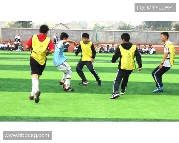 激情四溢的高中足球联赛展现青春风采与团队精神的完美结合